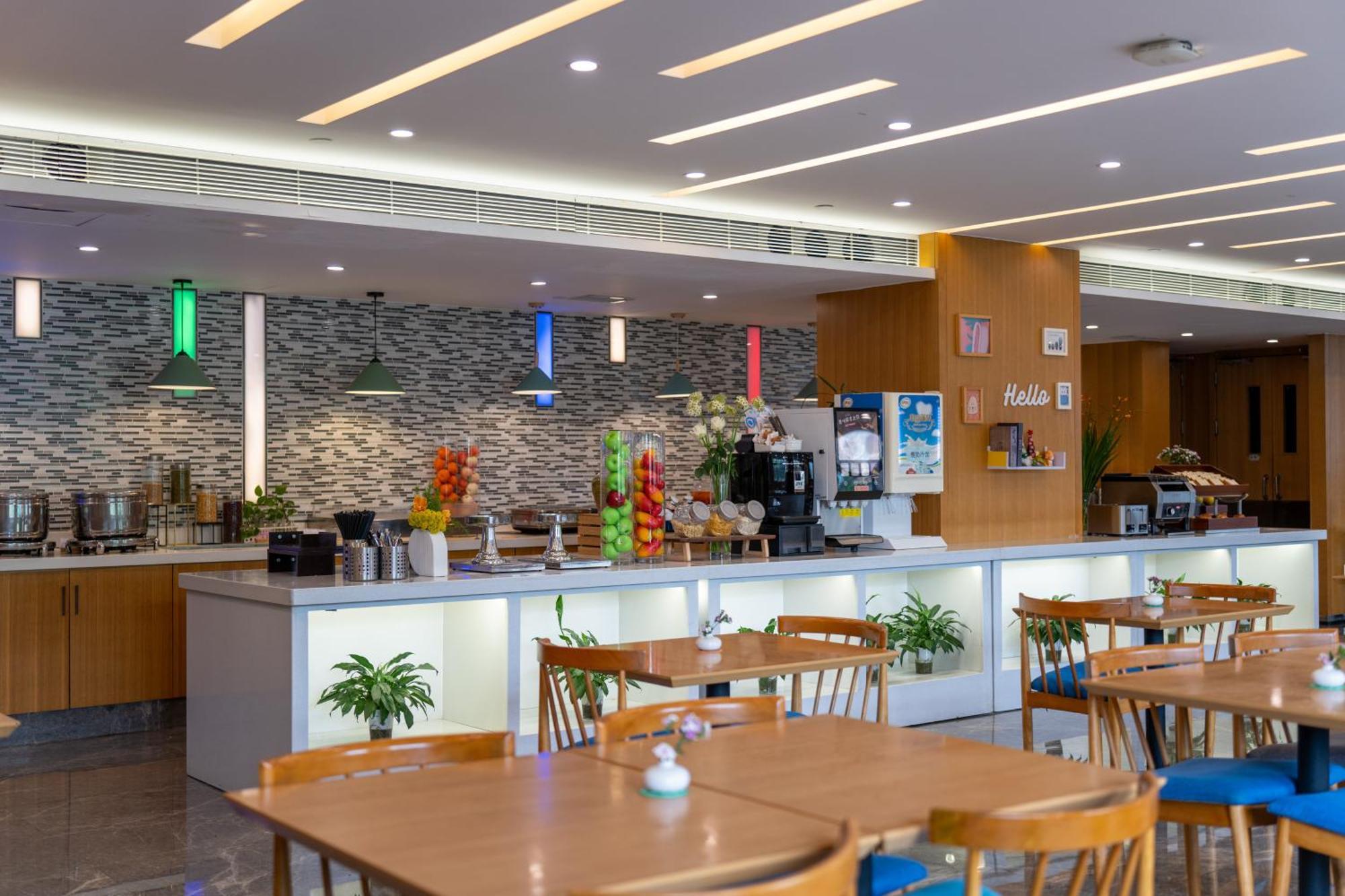 Holiday Inn Express Chengdu Airport Zone Free Shuttle From Shuangliu International Airport To Hotel ,Welcome Drink Eksteriør billede