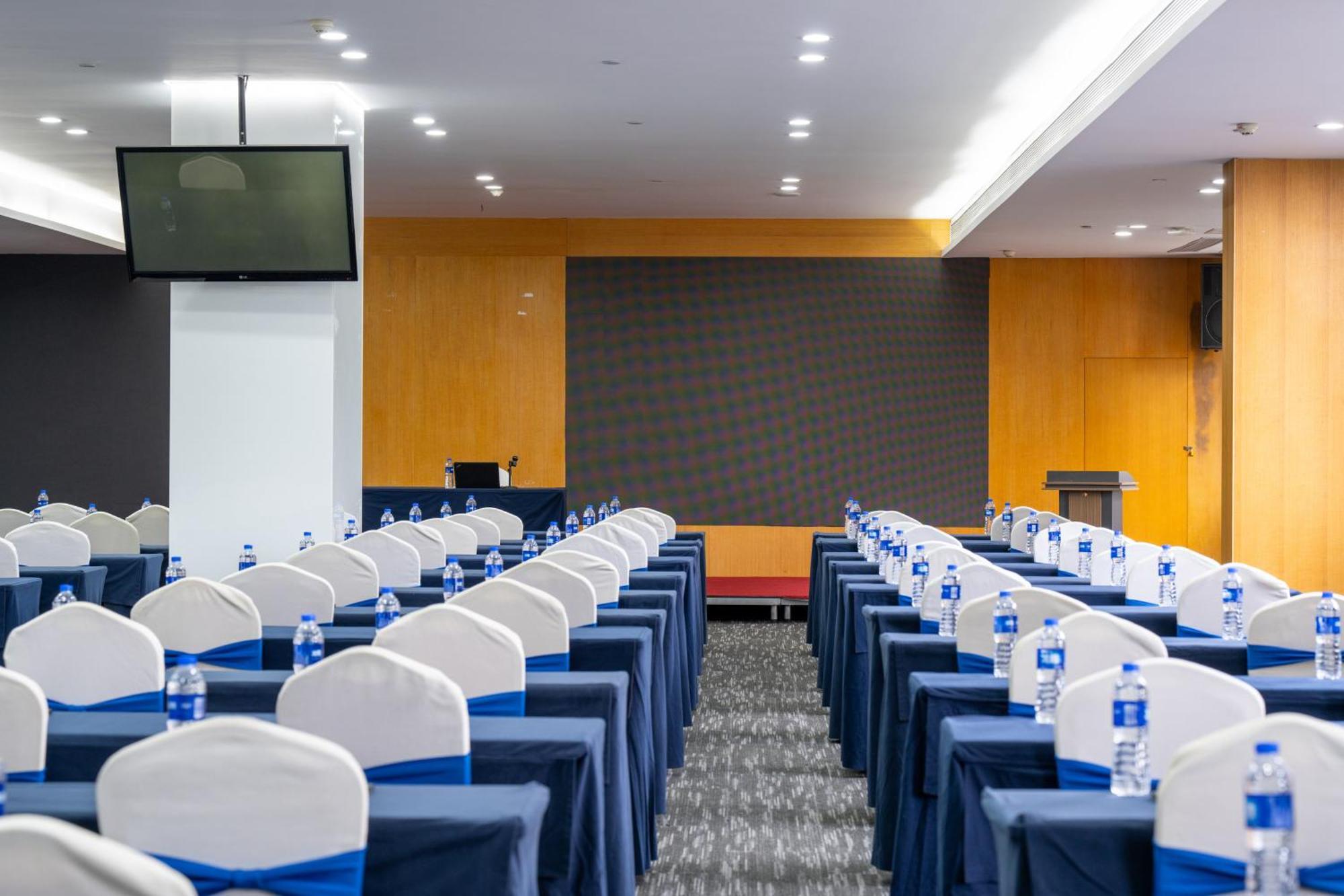 Holiday Inn Express Chengdu Airport Zone Free Shuttle From Shuangliu International Airport To Hotel ,Welcome Drink Eksteriør billede