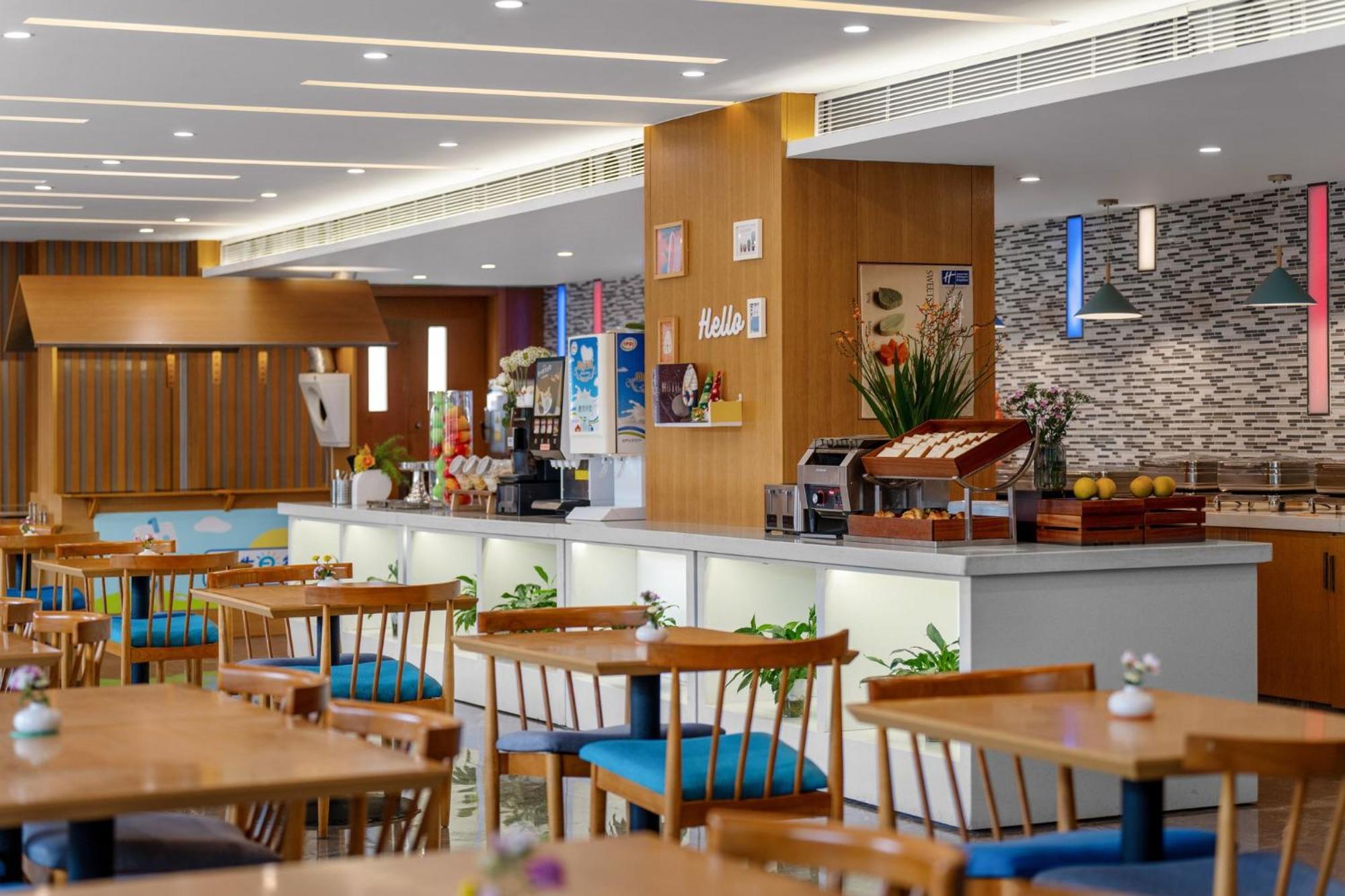 Holiday Inn Express Chengdu Airport Zone Free Shuttle From Shuangliu International Airport To Hotel ,Welcome Drink Eksteriør billede