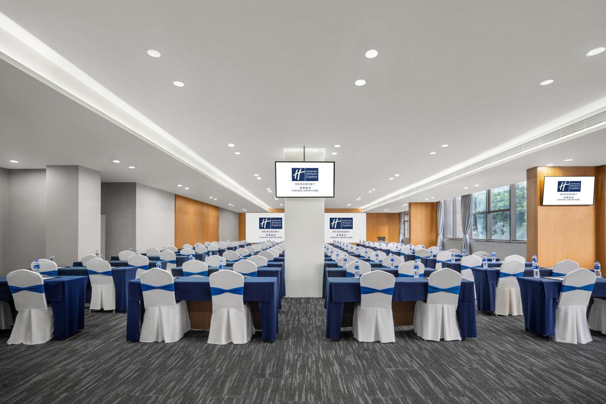 Holiday Inn Express Chengdu Airport Zone Free Shuttle From Shuangliu International Airport To Hotel ,Welcome Drink Eksteriør billede