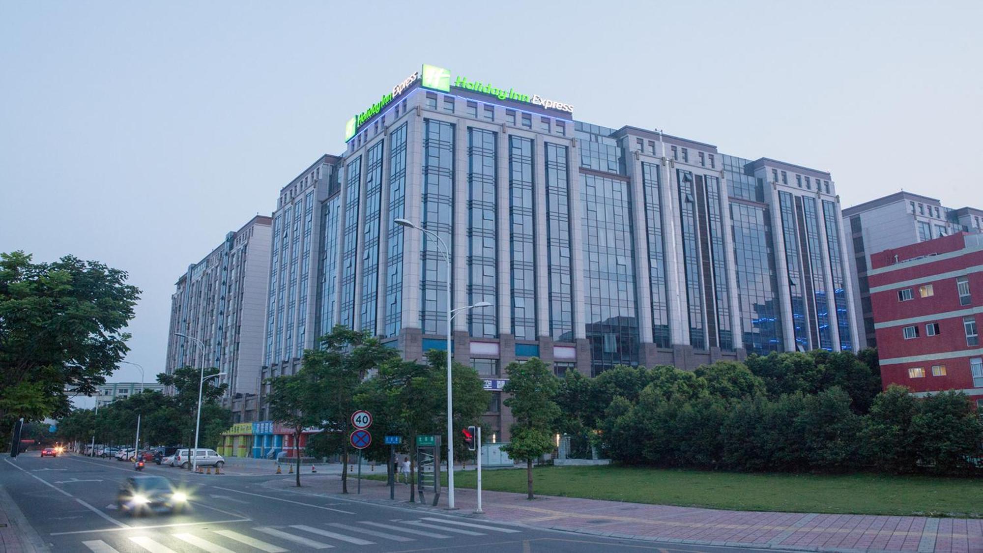 Holiday Inn Express Chengdu Airport Zone Free Shuttle From Shuangliu International Airport To Hotel ,Welcome Drink Eksteriør billede