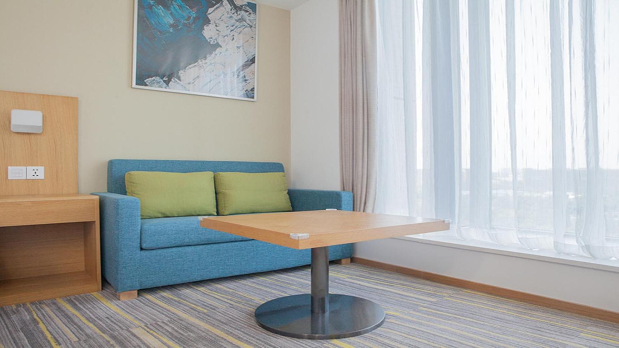 Holiday Inn Express Chengdu Airport Zone Free Shuttle From Shuangliu International Airport To Hotel ,Welcome Drink Eksteriør billede